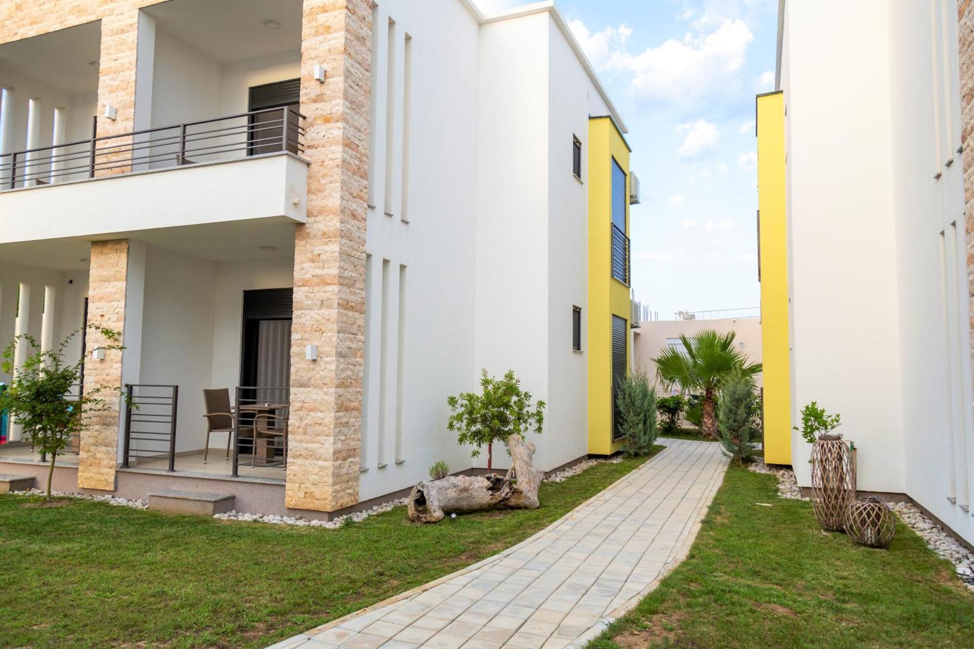 Kiteriders Garden Villas Улцинь Экстерьер фото